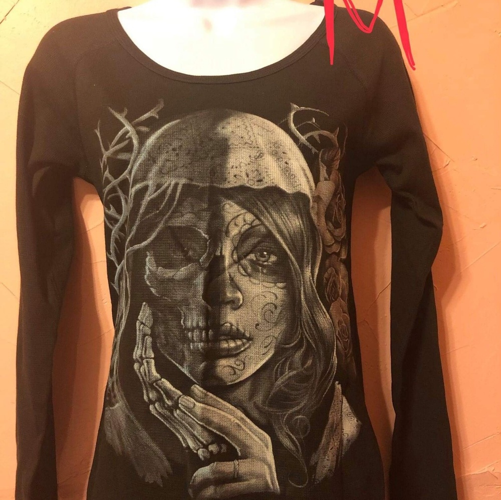 Shirt - Picture 2 of 3